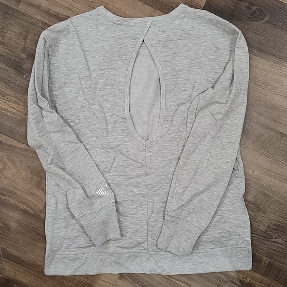 NWT Victoria's Secret Sport Key Hole Back Pullover - Picture 4 of 7